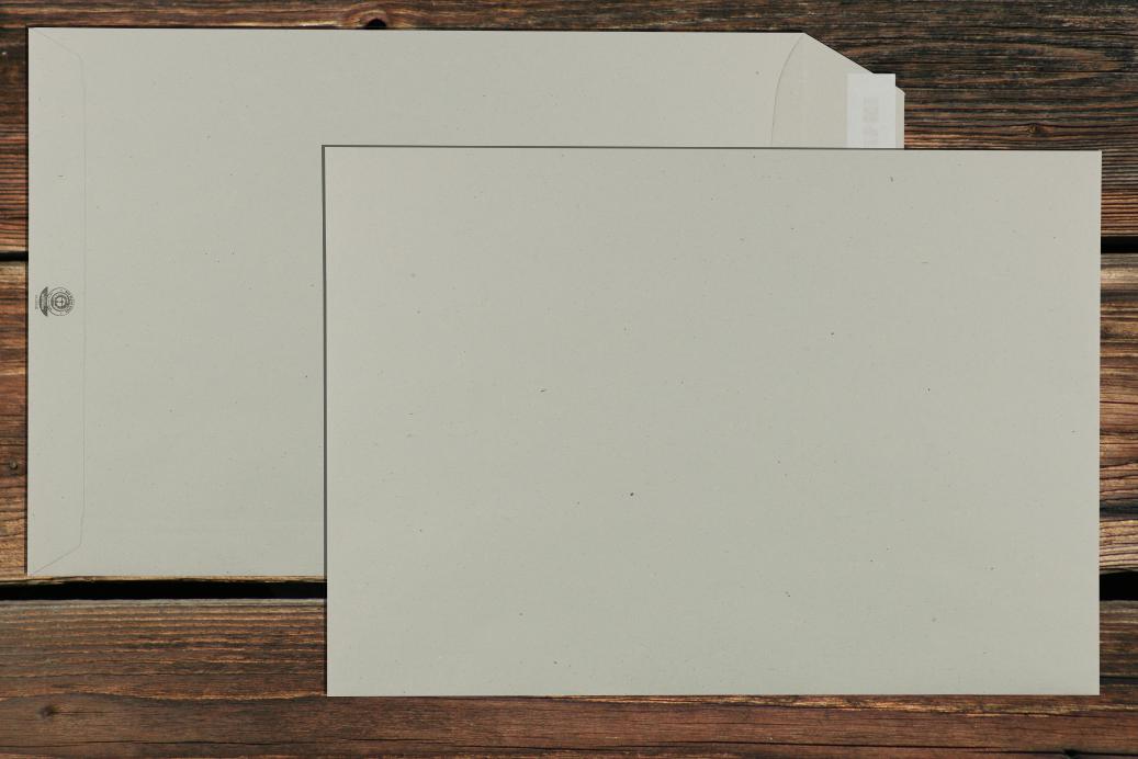 Versandtaschen C4 229x324 mm Haftklebend Recycling Grau 100 g/qm